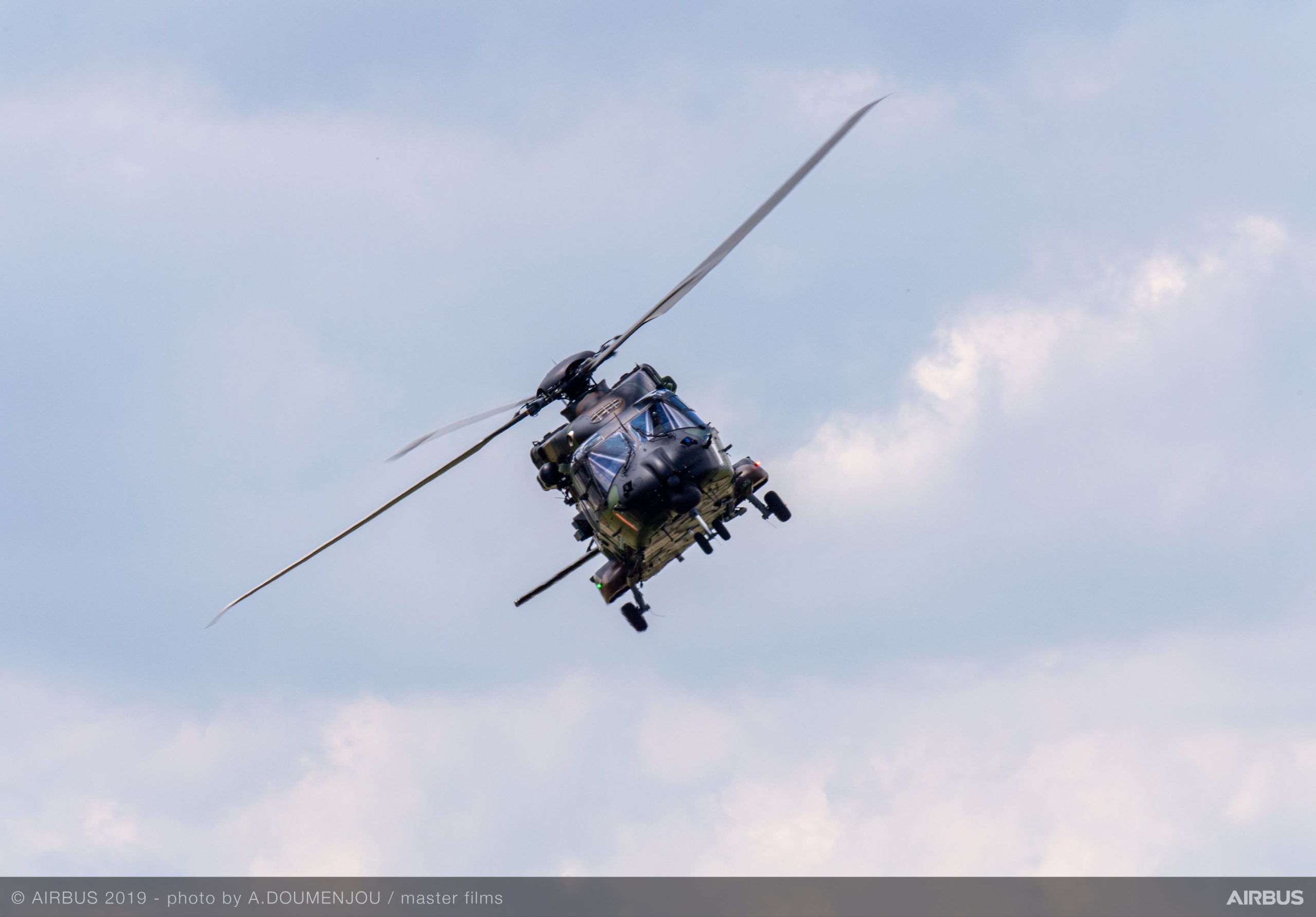 Dräi Helikopteren zevill?
